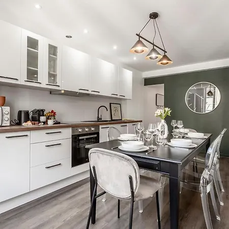 Апартаменты A42#republique # Marais # 3bedrooms # Paris03 # Ac Париж