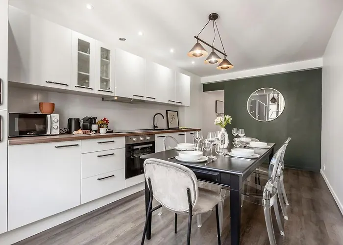 Апартаменты A42#republique # Marais # 3bedrooms # Paris03 # Ac Париж