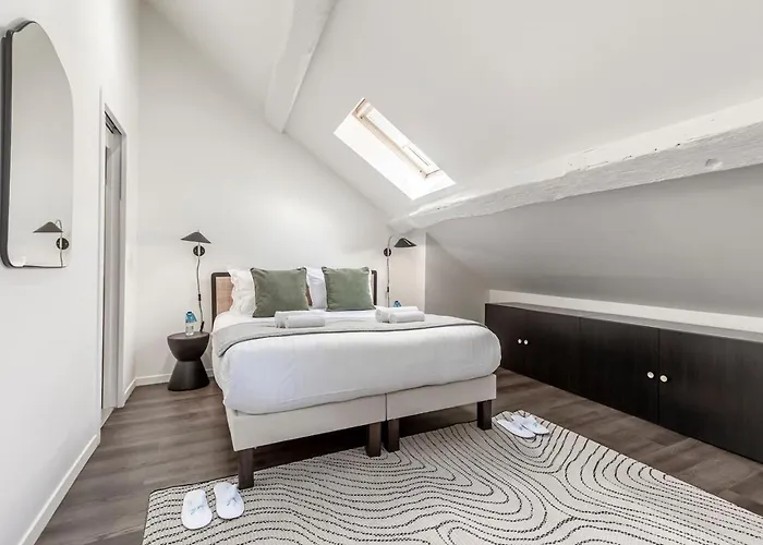 Апартаменты A42#republique # Marais # 3bedrooms # Paris03 # Ac Париж